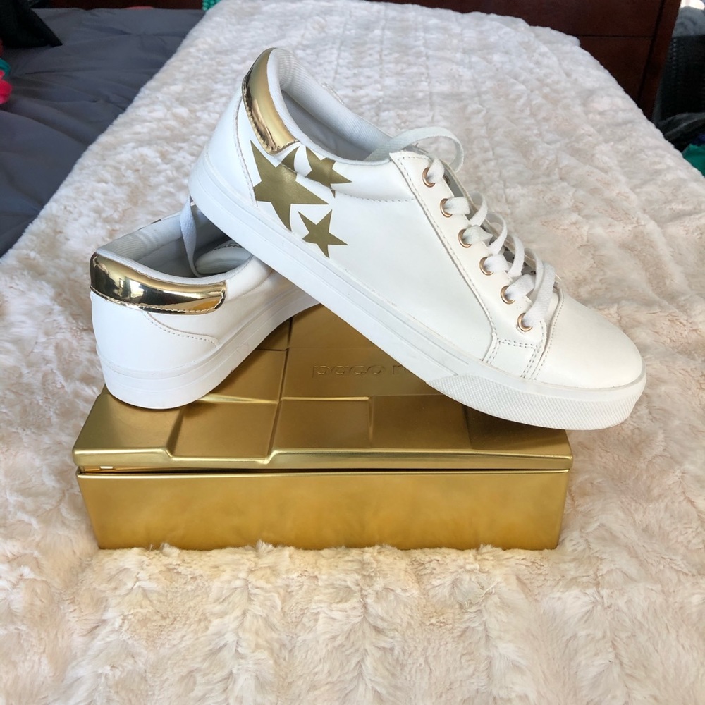 Arizona Jean Company White Sneakers w/ Gold Stars